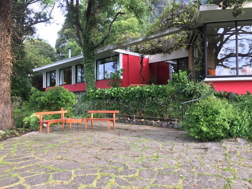 Hotel Antumalal overlooks Lake Villarrica.