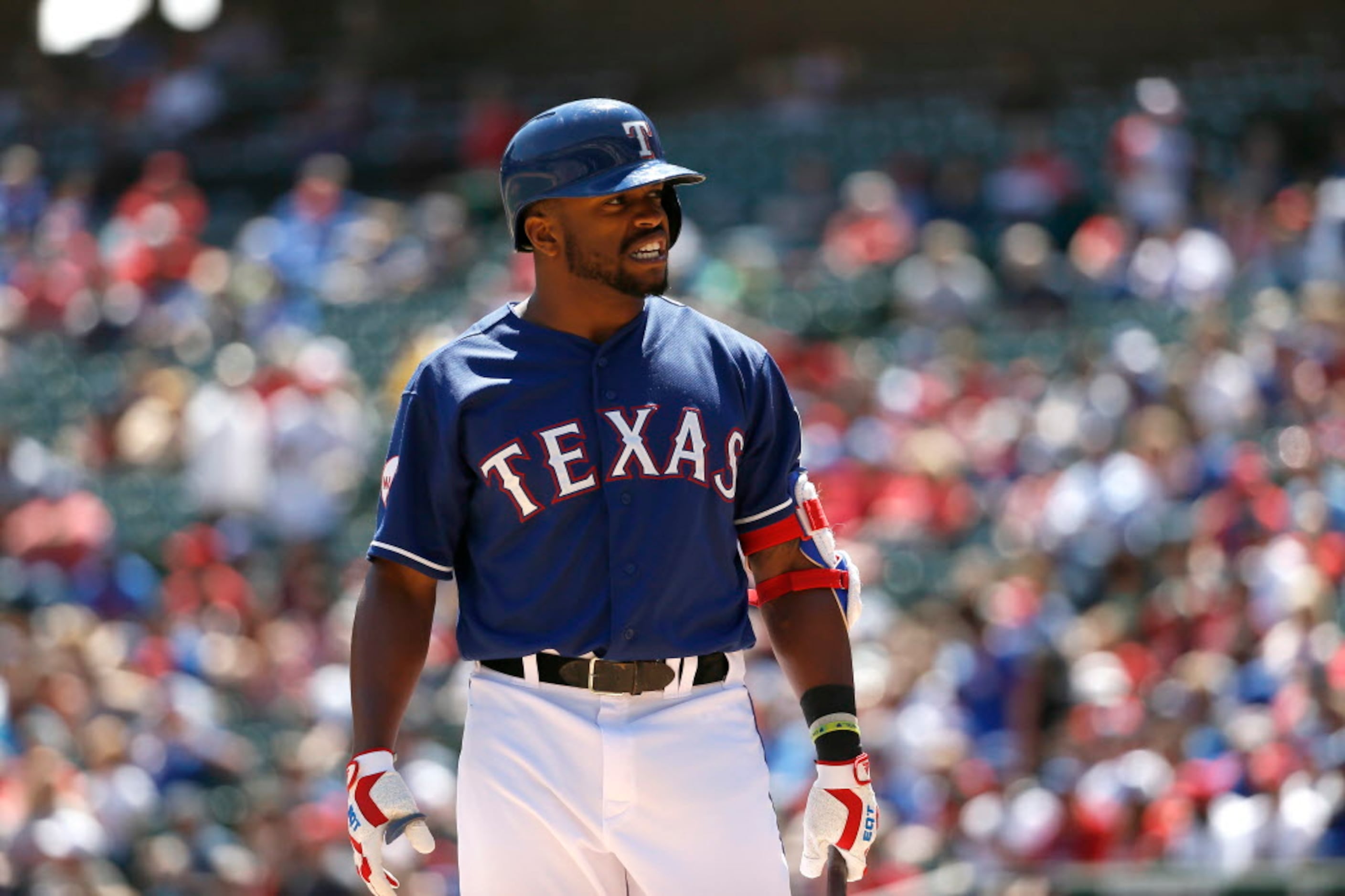 Sunday will be a sentimental Father's Day for Rangers CF Delino DeShields'  family