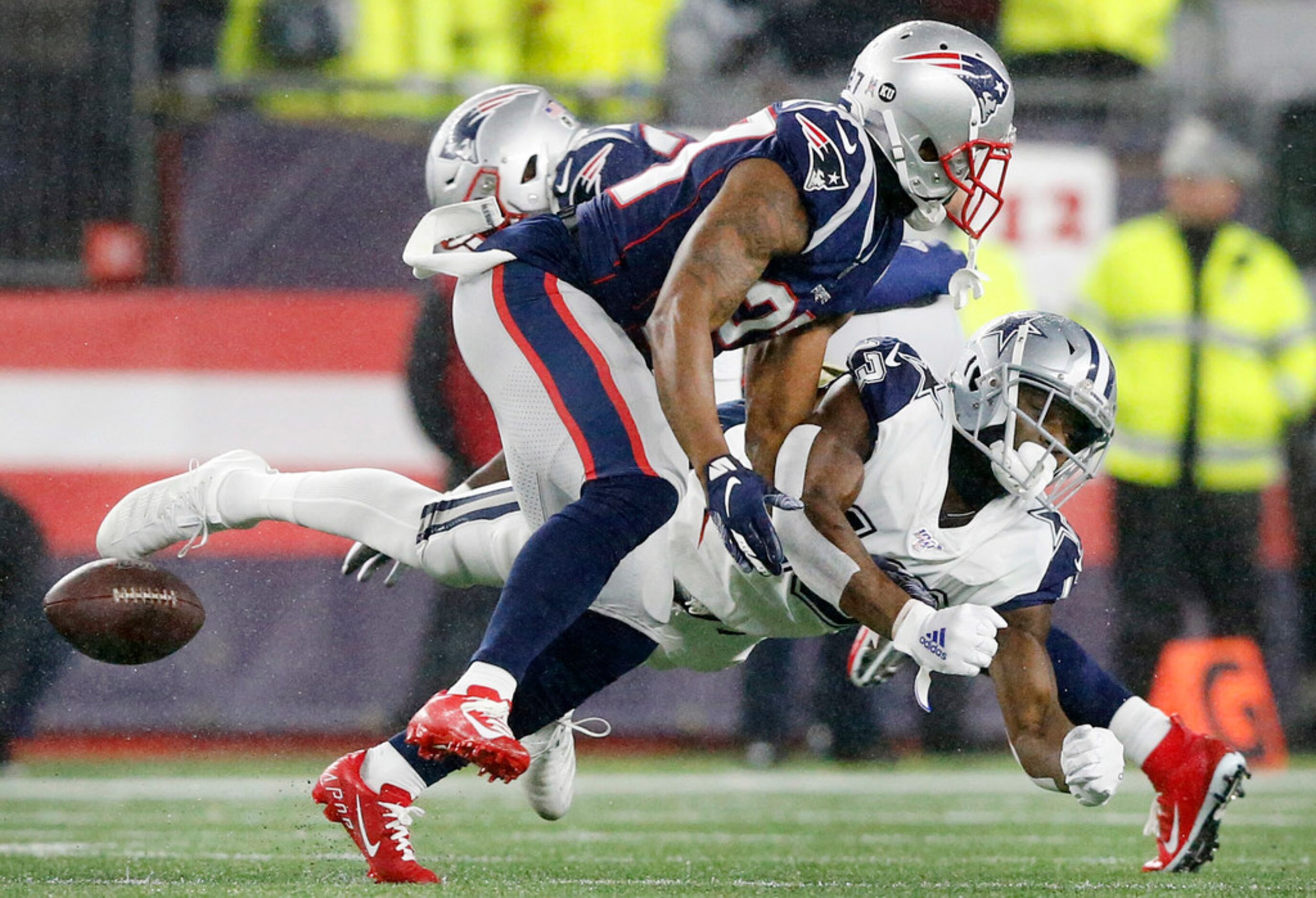 Dallas Cowboys wide receiver Michael Gallup (13) lays out for a pass that fell incomplete as...