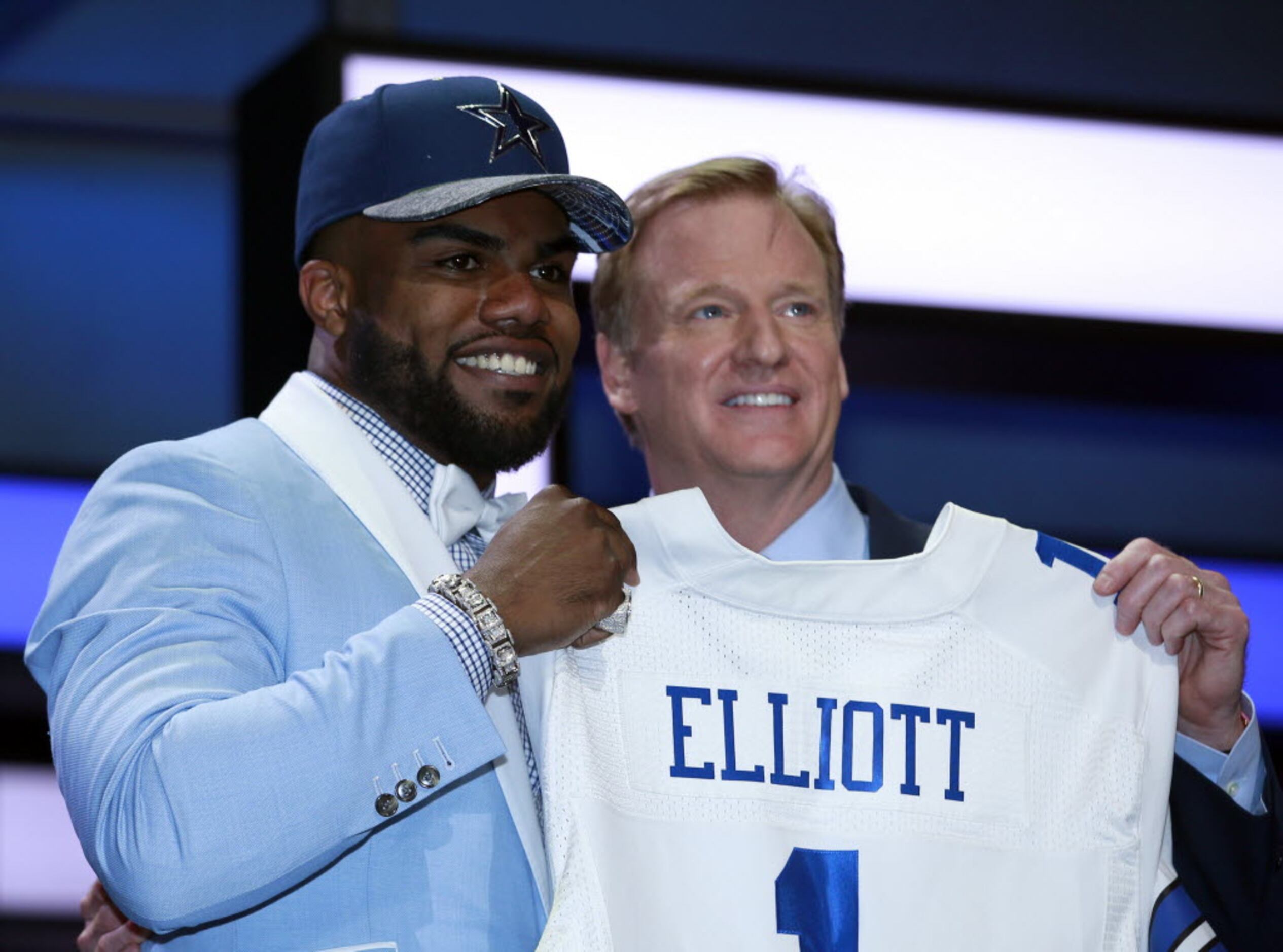 Ezekiel Elliott on Wonderlic score, end of the crop top, helping Cowboys  win Super Bowl