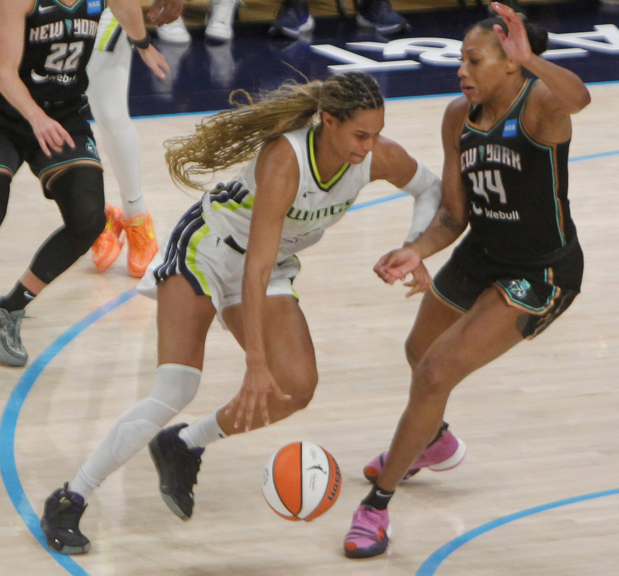 Dallas Wings forward Satou Sabally (0) drives in the final seconds of the fourth quarter...