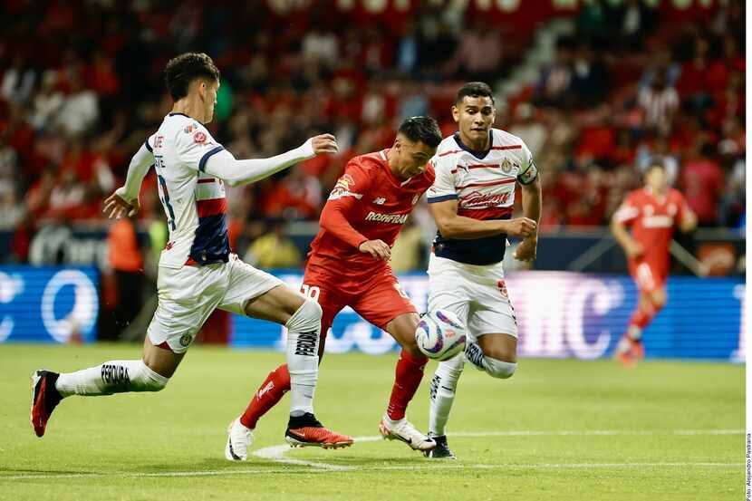 Chivas y Toluca buscarán continuar con su paso dentro de la Liguilla del futbol mexicano.