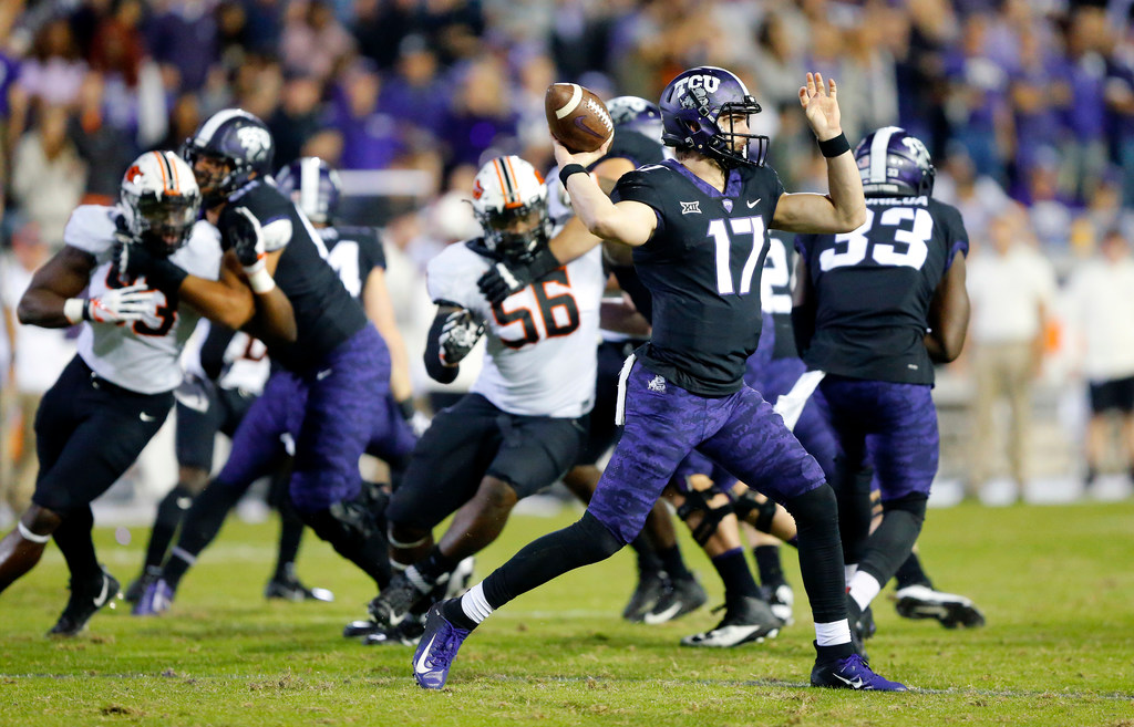 TCU Horned Frogs quarterback Grayson Muehlstein (17) throws a first quarter pass against the...