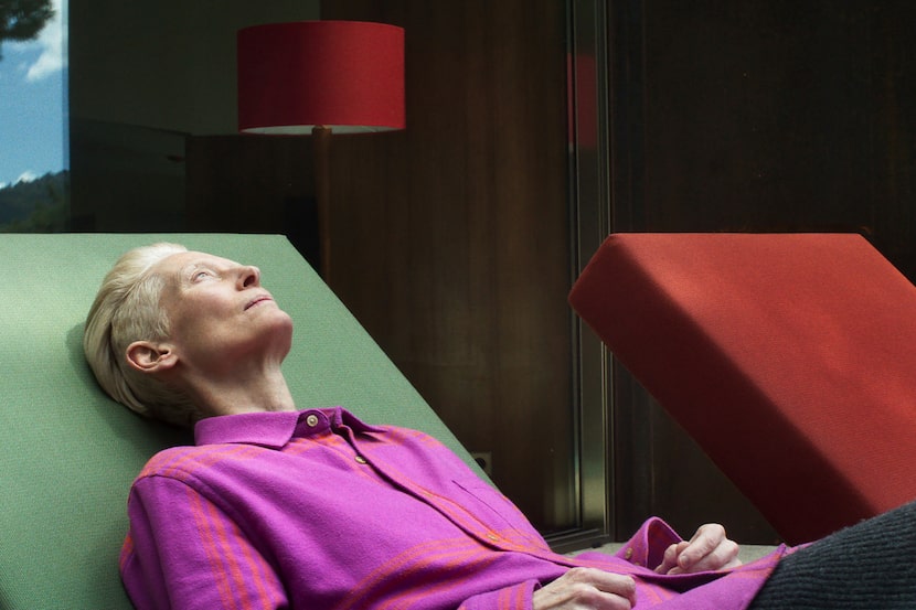 Esta imagen proporcionada por Sony Pictures Classics muestra a Tilda Swinton en una escena...