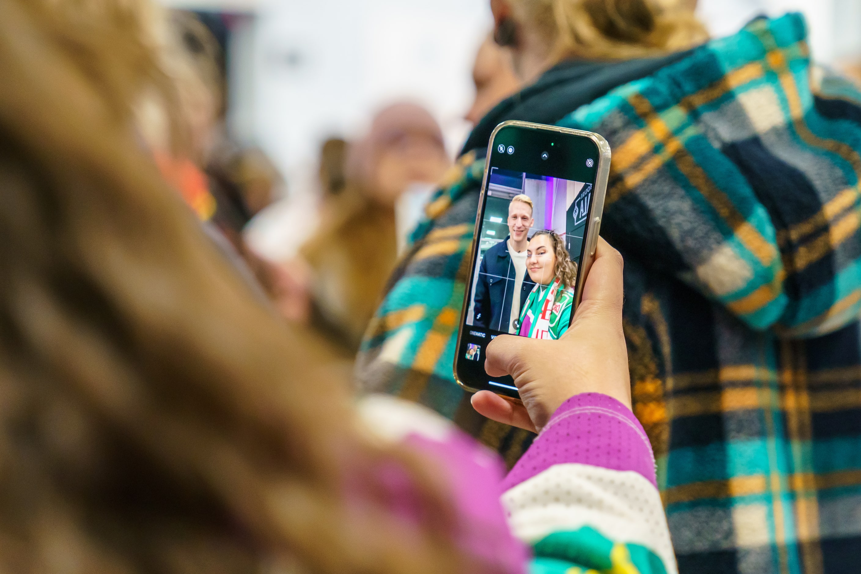 20241029 Helsinki, FINLAND. Jokerit Helsinki v Hokki Kajaani. 

A view of a fan’s phone...