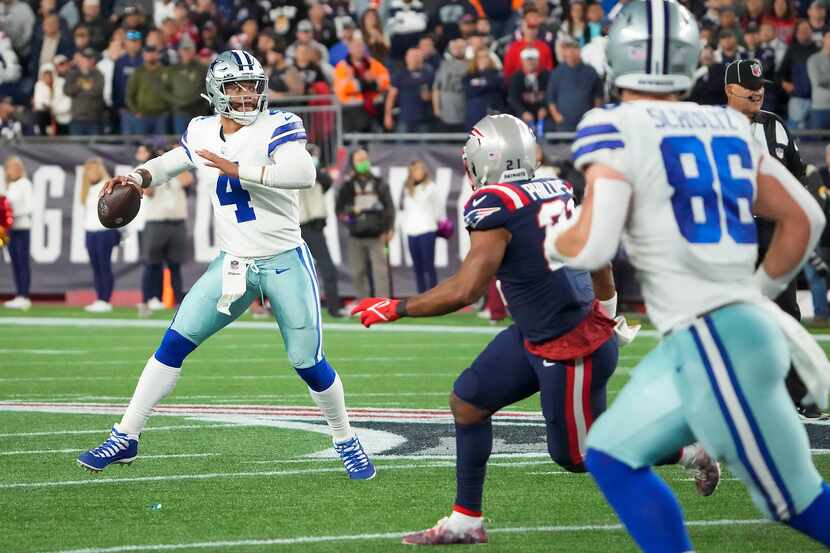 Dallas Cowboys quarterback Dak Prescott (4) throws the game-winning touchdown pass to wide...