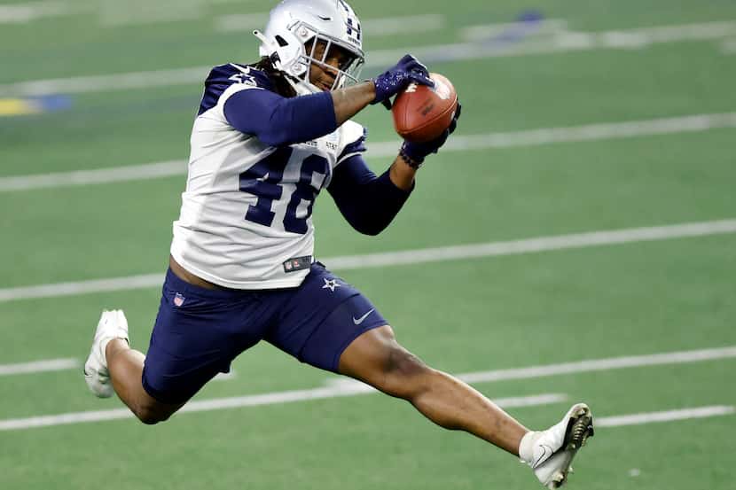 Dallas Cowboys rookie tight end Princeton Fant of Tennessee catches pass during mini camp...