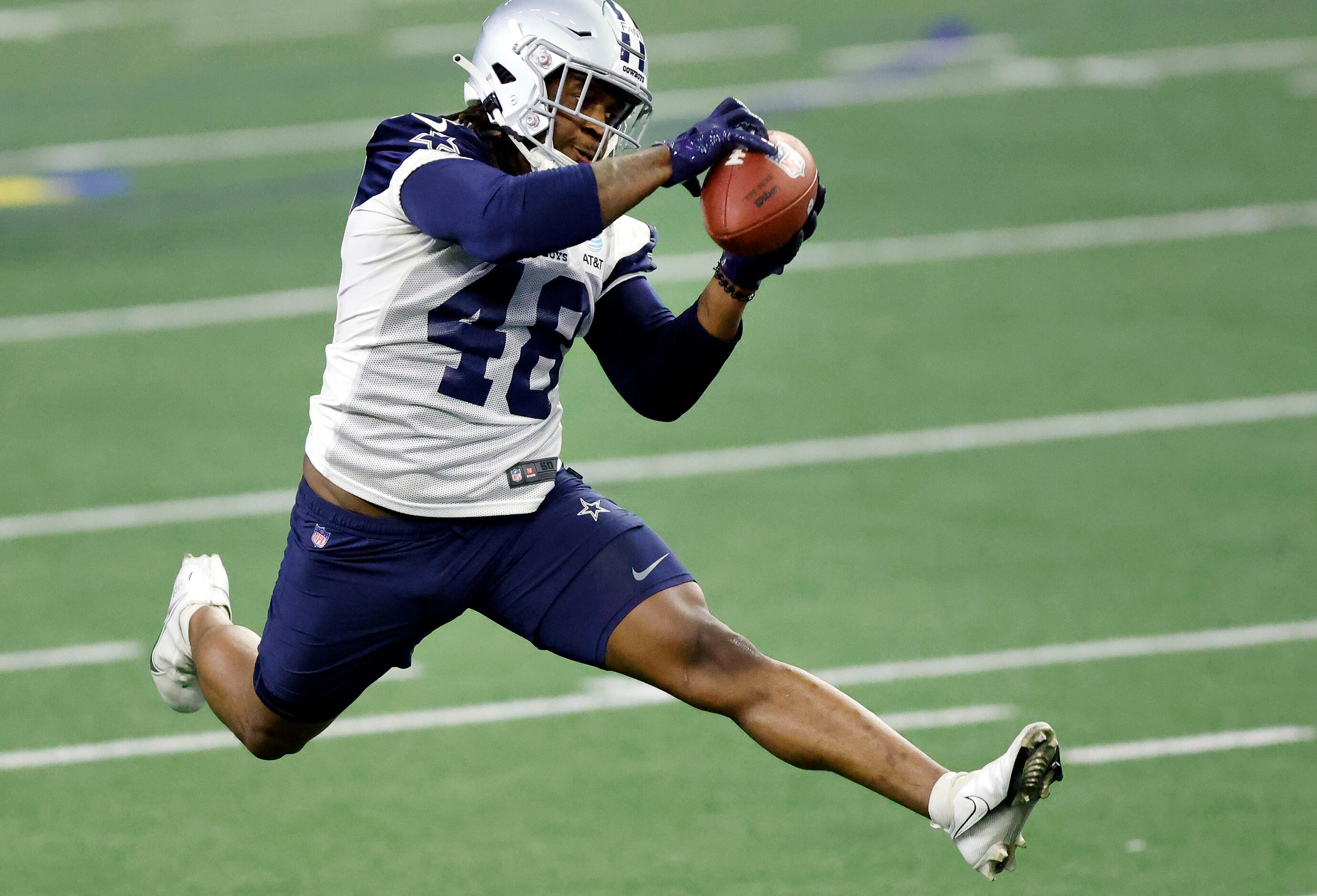 Dallas Cowboys rookie tight end Princeton Fant of Tennessee catches pass during mini camp...