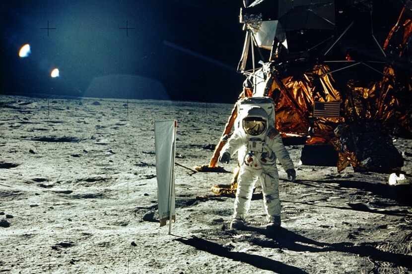 El 20 de julio de 1969 Neil Armstrong piso la luna como parte de la misión del Apollo XI....
