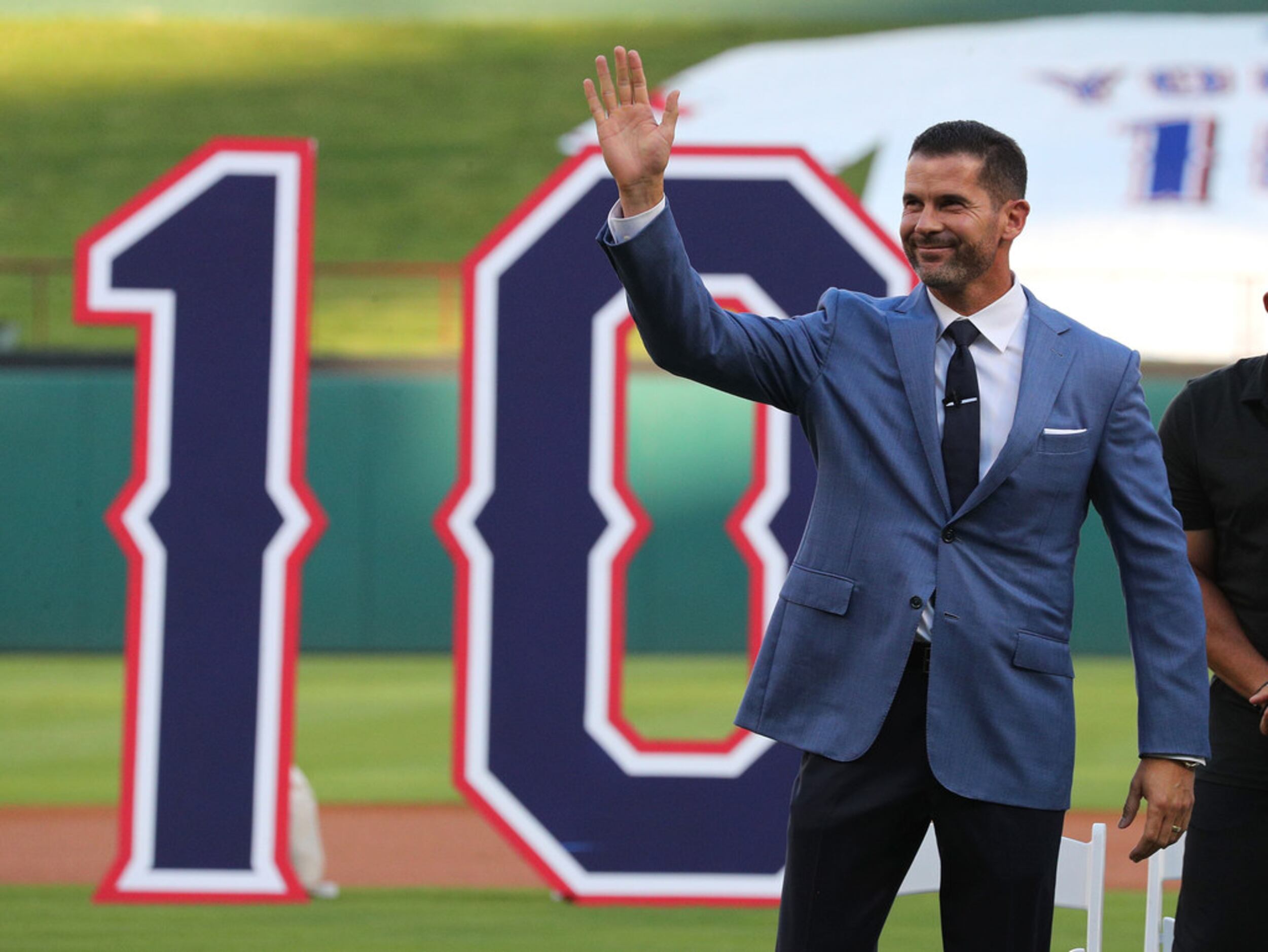 Rangers will retire Michael Young's No. 10 jersey in August