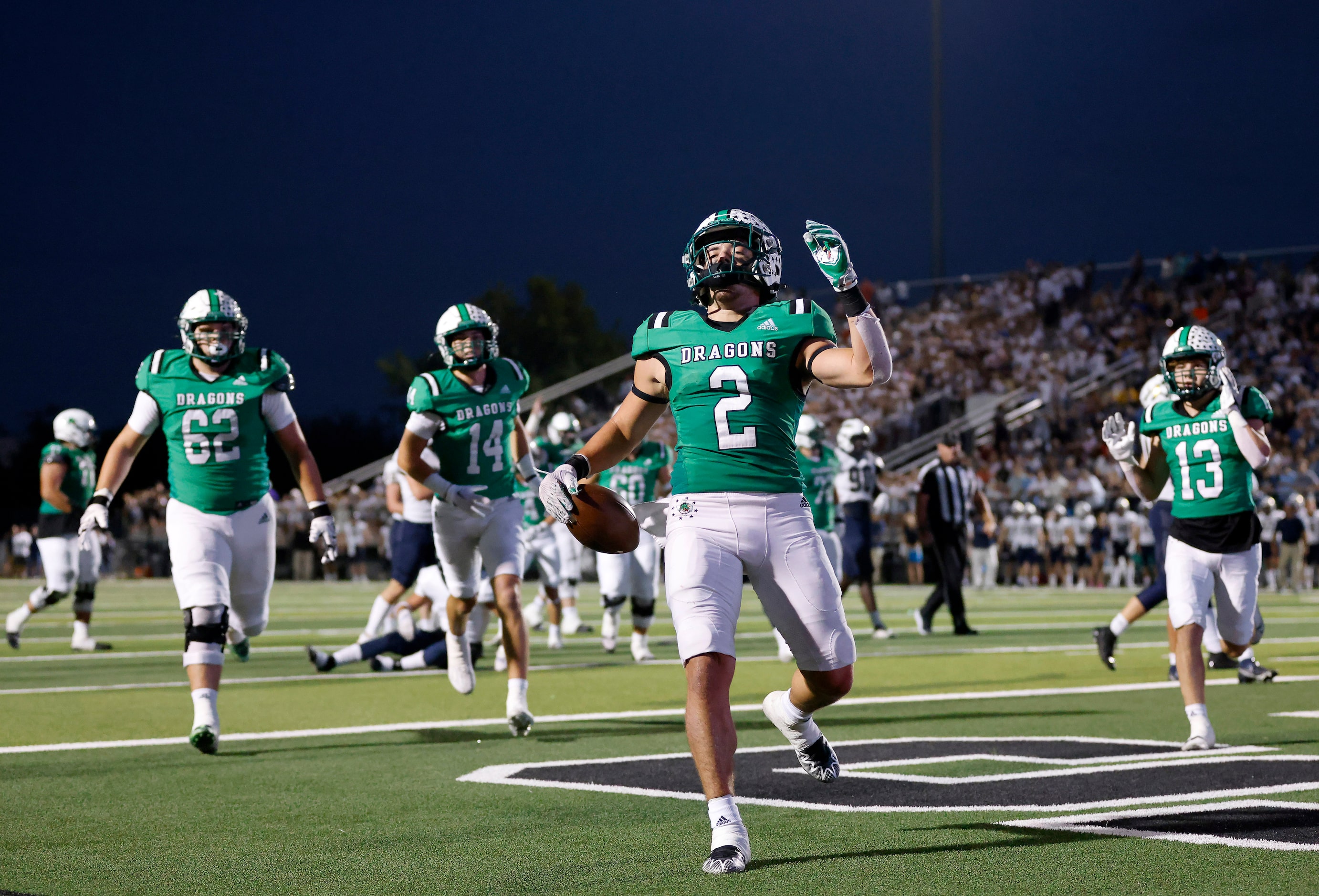 Southlake Carroll running back Owen Allen (2) scores a first quarter touchdown against...