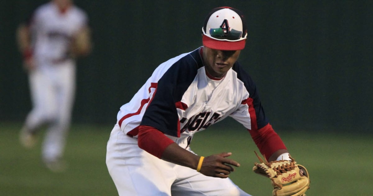 Notebook: Allen's Kyler Murray punishing baseballs, looking at two-sport  college career
