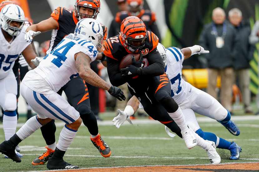 Cincinnati Bengals running back Jeremy Hill (32) runs the ball against Indianapolis Colts...