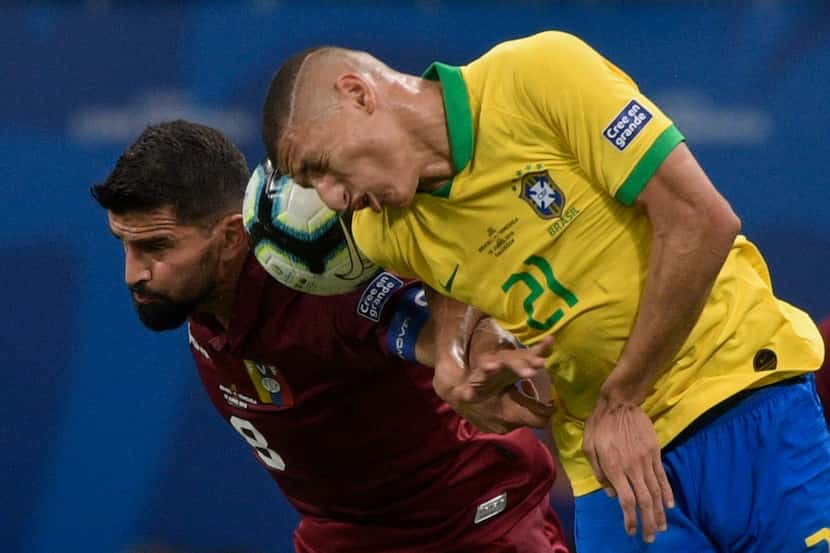 Richarlison fue descartado del partido de cuartos de final de Brasil vs. Paraguay en la Copa...