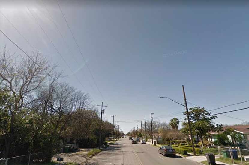 La calle en San Antonio donde se dio una pelea a cuchillos entre dos hombres. Foto DMN
