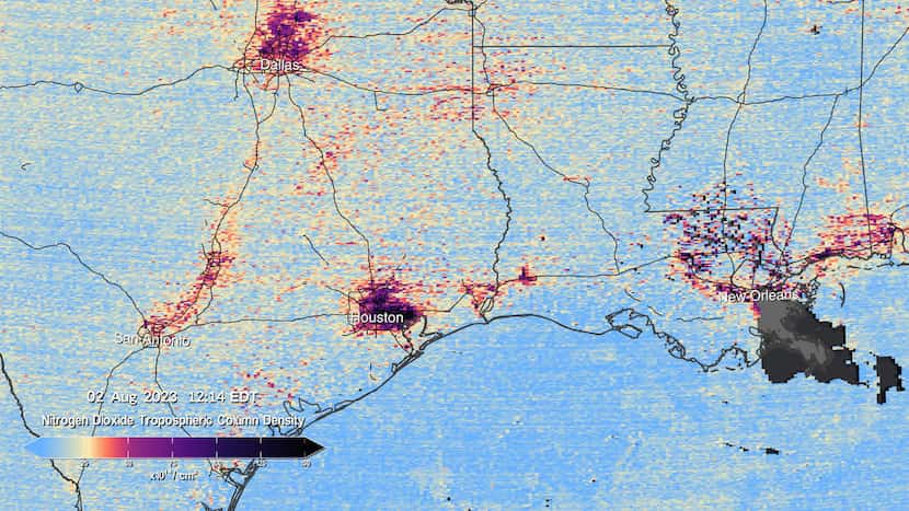 Imagen de la NASA muestra altos niveles de contaminación en Dallas y Houston el mediodía del...