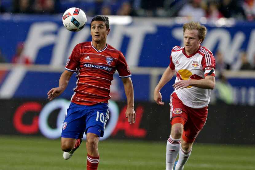 Apr 29, 2016; Harrison, NJ, USA; FC Dallas midfielder Mauro Diaz (10) controls the ball in...