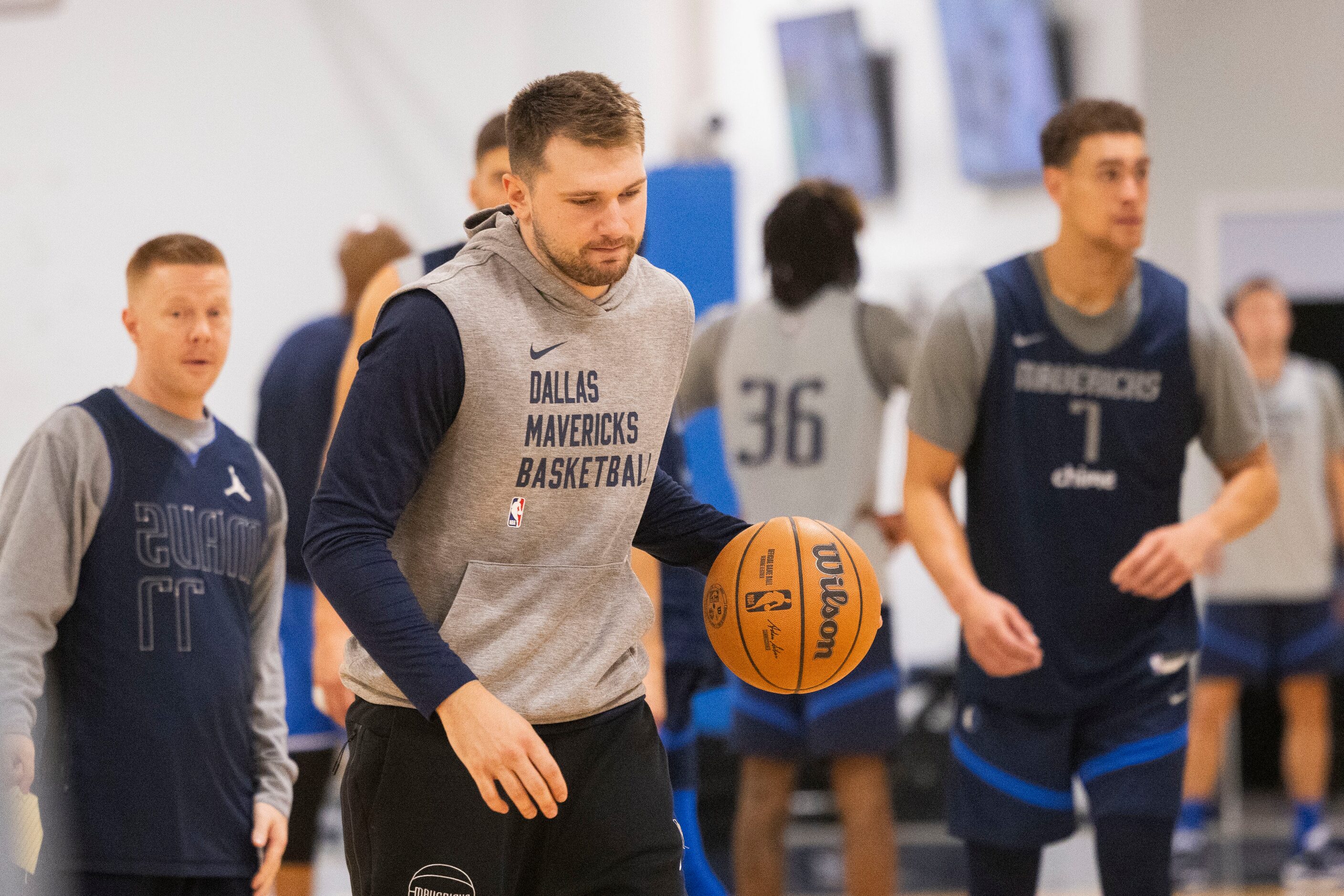 Dallas Mavericks guard Luka Dončić (77) dribbles the ball during practice at the Mavericks...