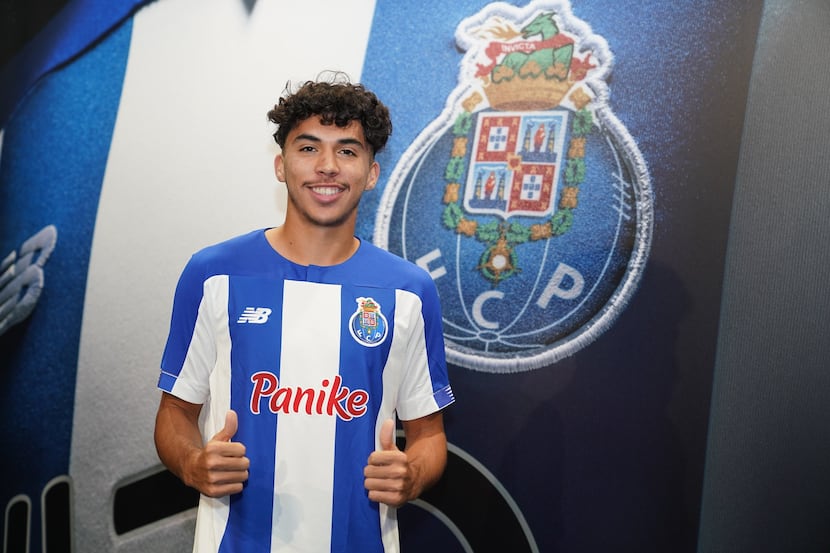 Former FC Dallas Academy U19 striker Johan Gomez signs with FC Porto.