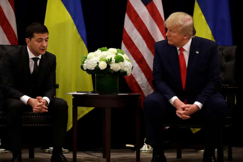 El presidente de Ucrania Volodymyr Zelenskiy y el mandatario de Estados Unidos Donald Trump.