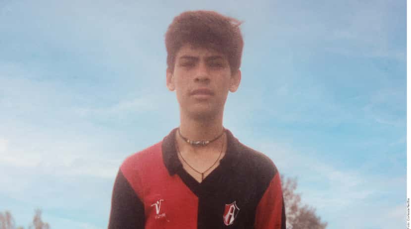 El exfutbolista mexicano Rafa Márquez, de niño, en una imagen usada en el documental de...
