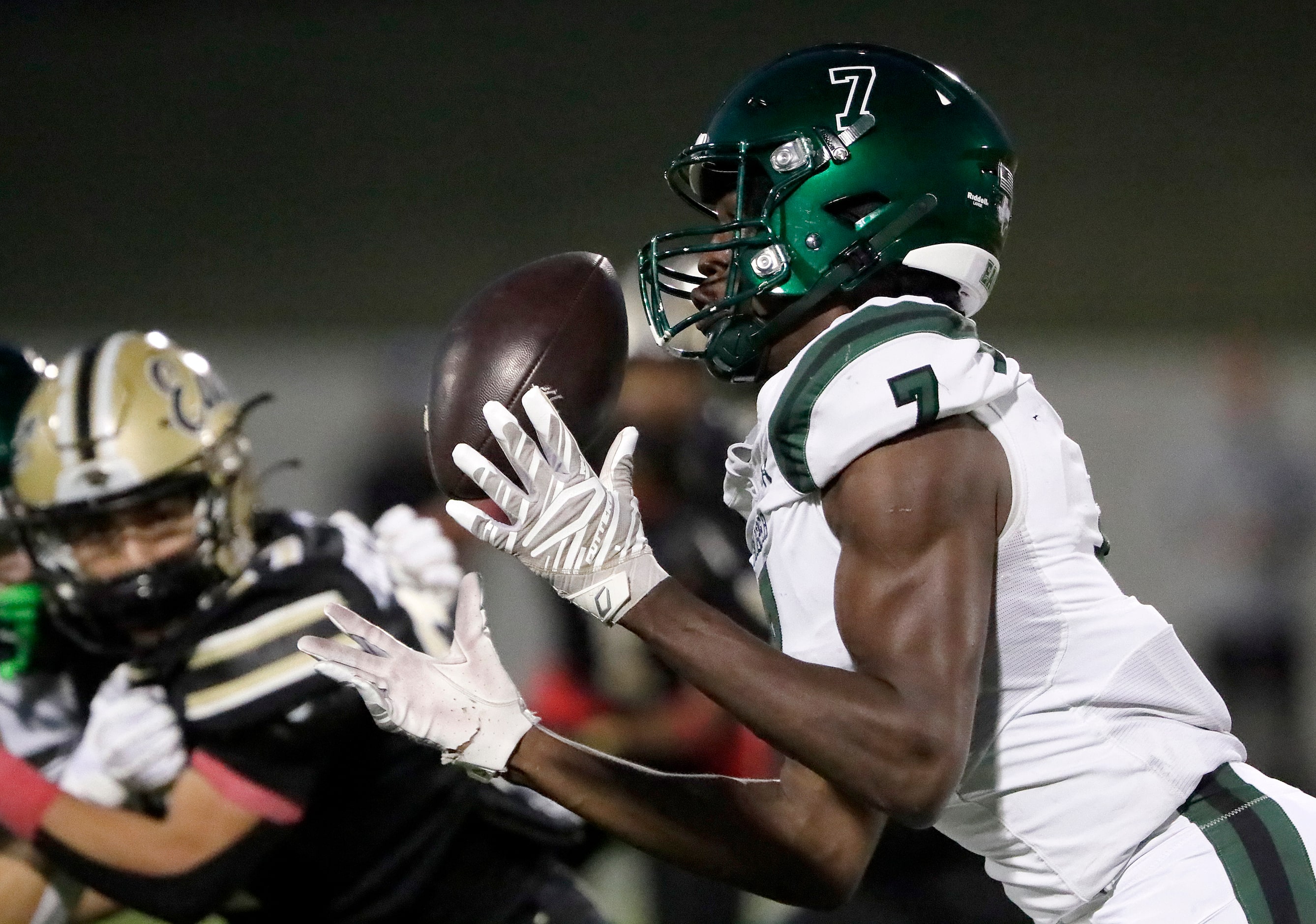 Prosper High School wide receiver Jayden Beasley (7) was unable to come up with this catch...