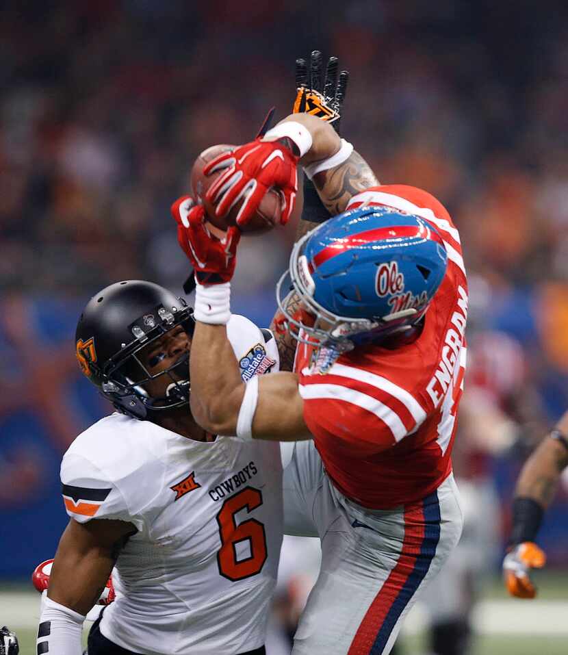 Mississippi tight end Evan Engram (17) pulls in a long pass completion in front of Oklahoma...