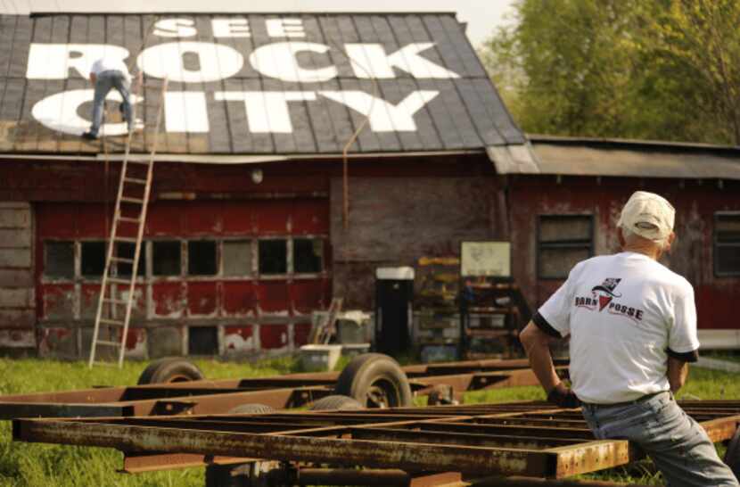 "See Rock City" is the command atop an old barn off of Highway 27 near LaFayette, Ga....