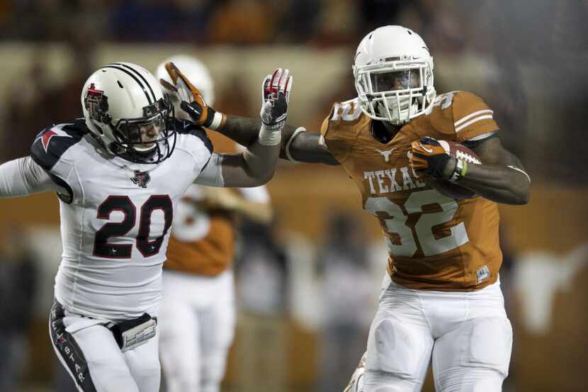 Texas Tech and Texas will play their Thanksgiving game at 6:30 p.m. on FOX Sports 1. (Jay...