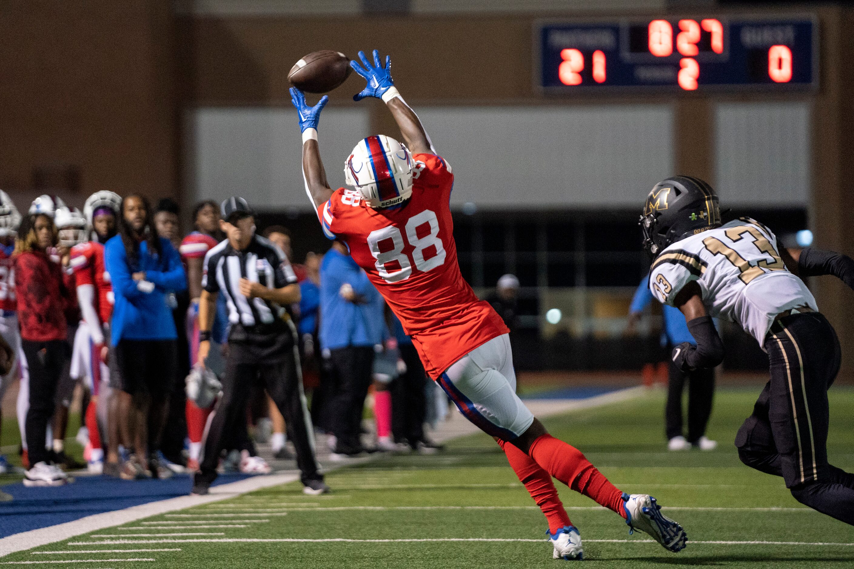 Duncanville freshman wide receiver Zachery Turner (88) cannot quite reach a pass as...