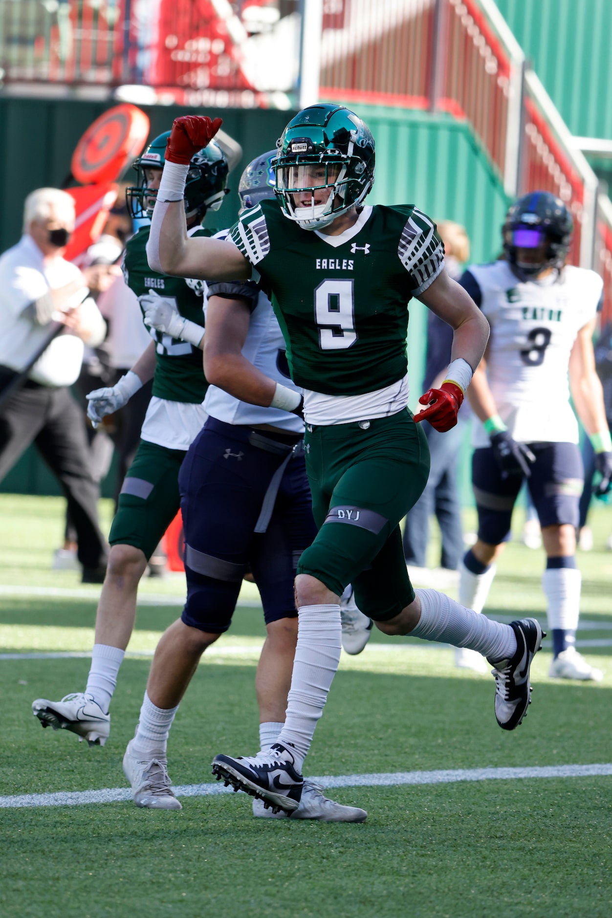 Prosper tight end Cameron Harpole (9) celebrates his touchdown reception against Northwest...