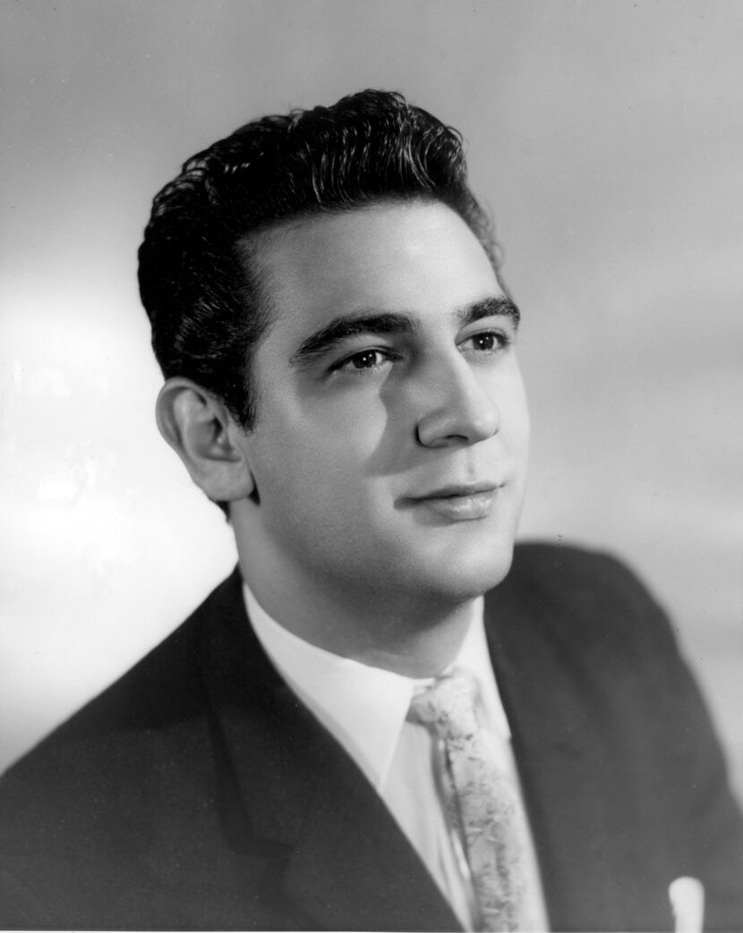 Foto de archivo de 1961. Placido Domingo hace su debut en Estados Unidos en Dallas.