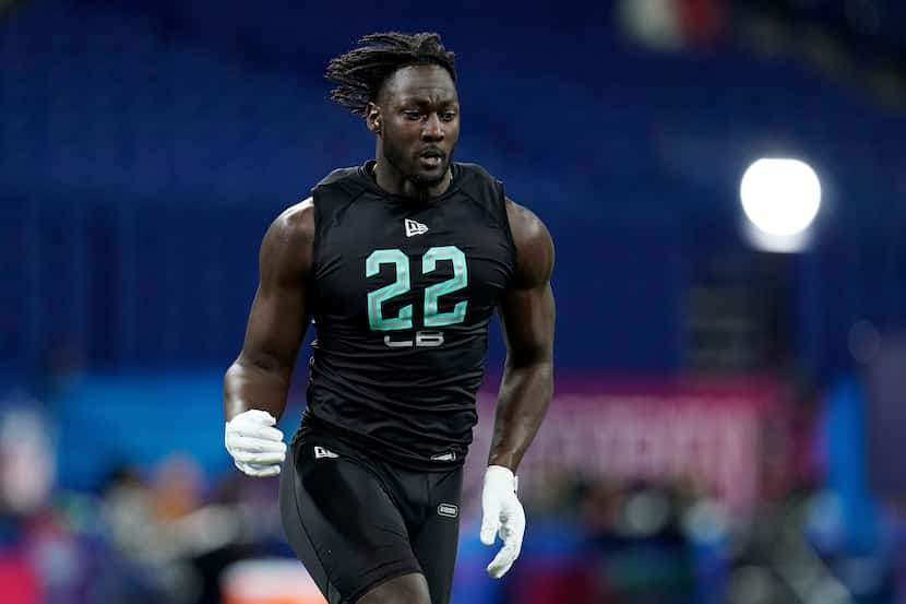 Utah linebacker Devin Lloyd (22) participates in a drill at the NFL football scouting...