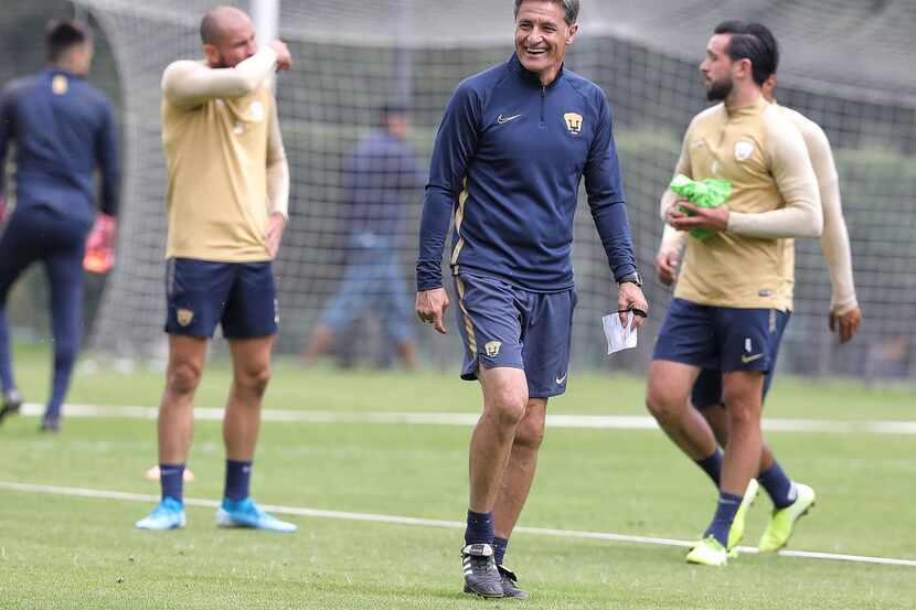 El español Míchel González ha realizado un buen trabajo como técnico de Pumas de la UNAM.