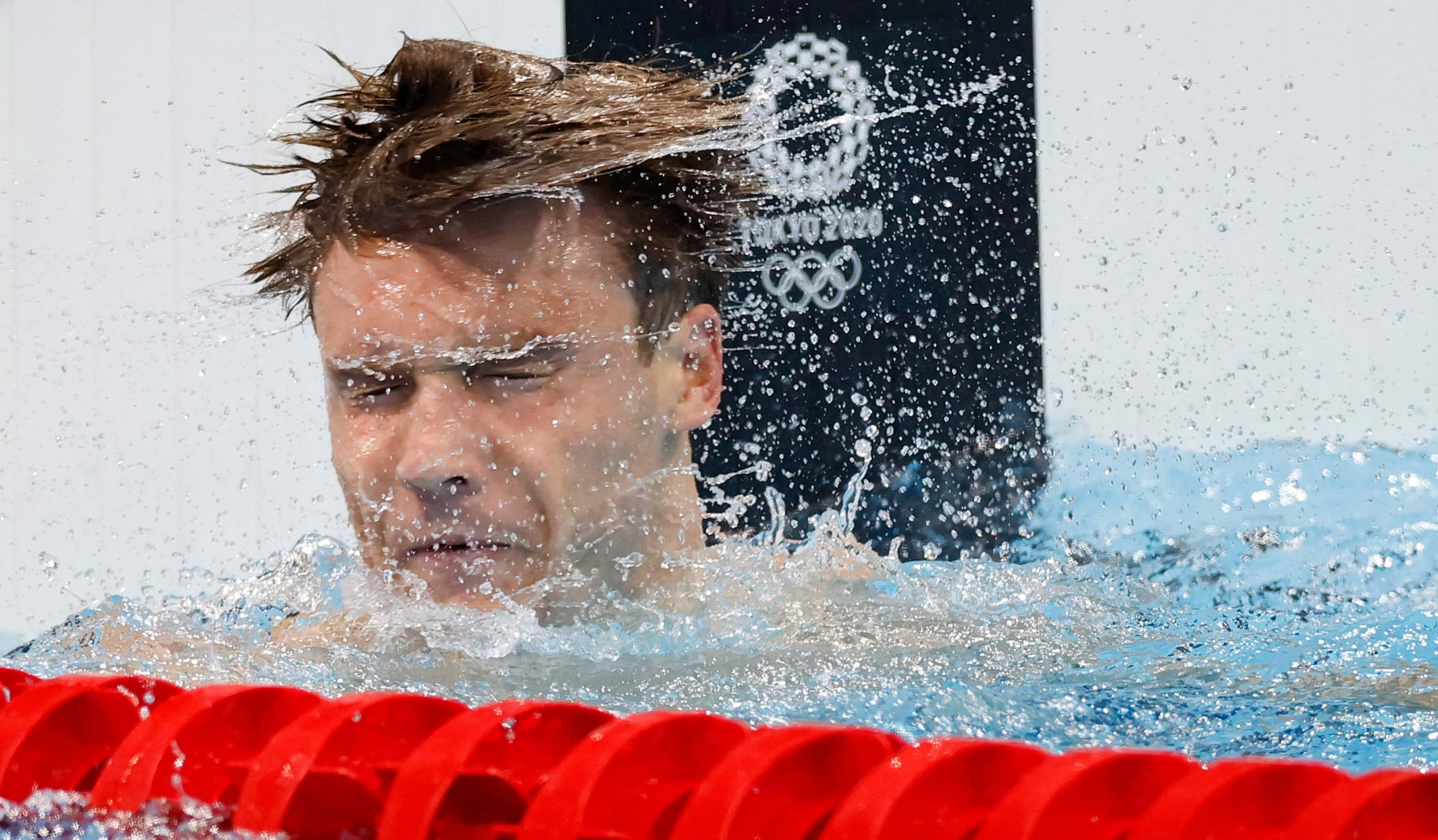 USA’s Robert Finke celebrates after winning the men’s 1500 meter freestyle final during the...