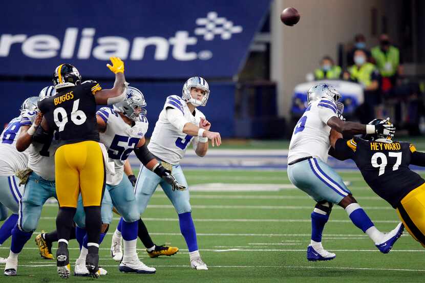 Dallas Cowboys quarterback Garrett Gilbert (3) throws a third quarter pass against the...