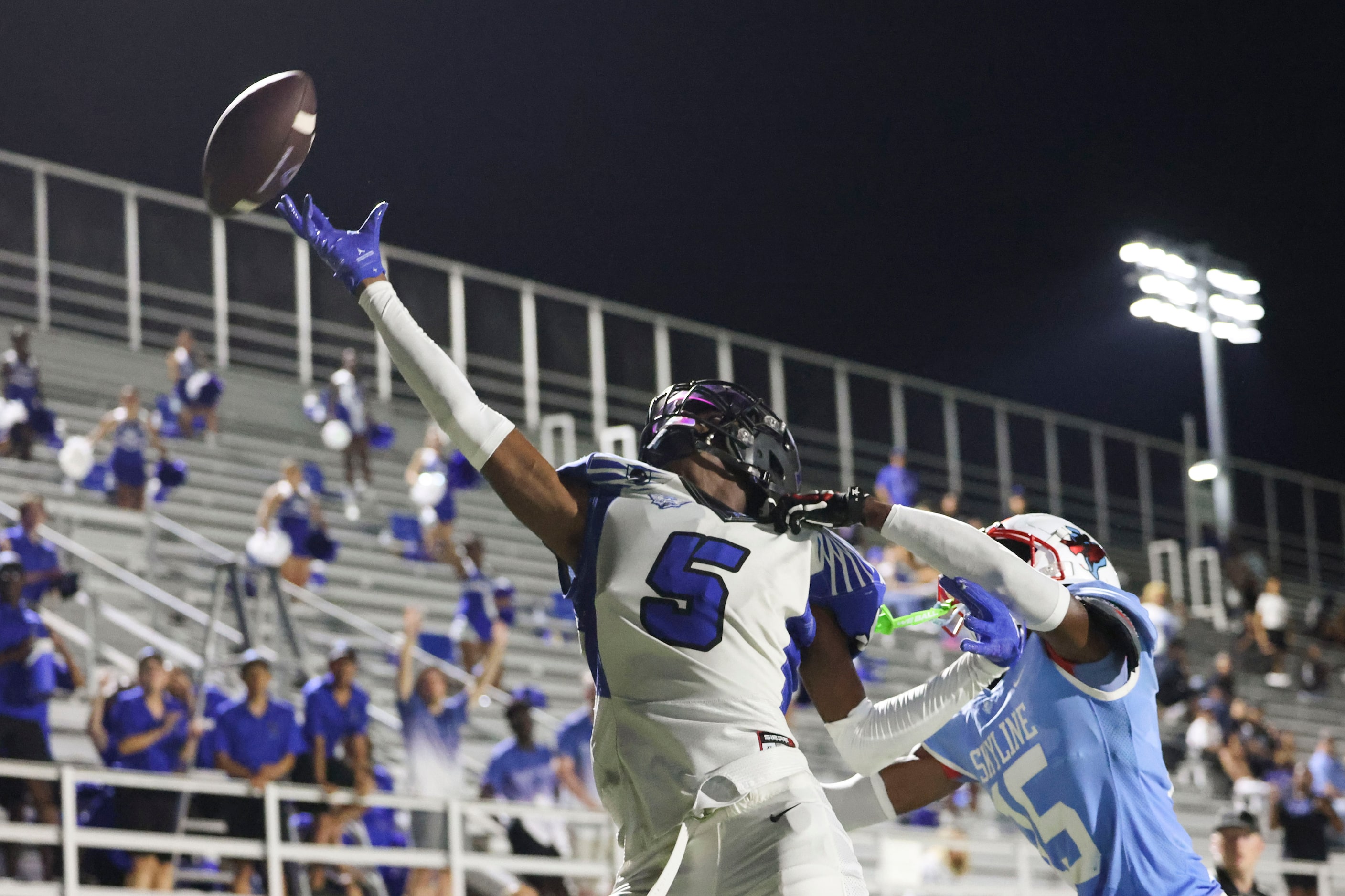 North Forney High’s Chauncy Sneed (5) misses to receive a touchdown throw past Skyline...