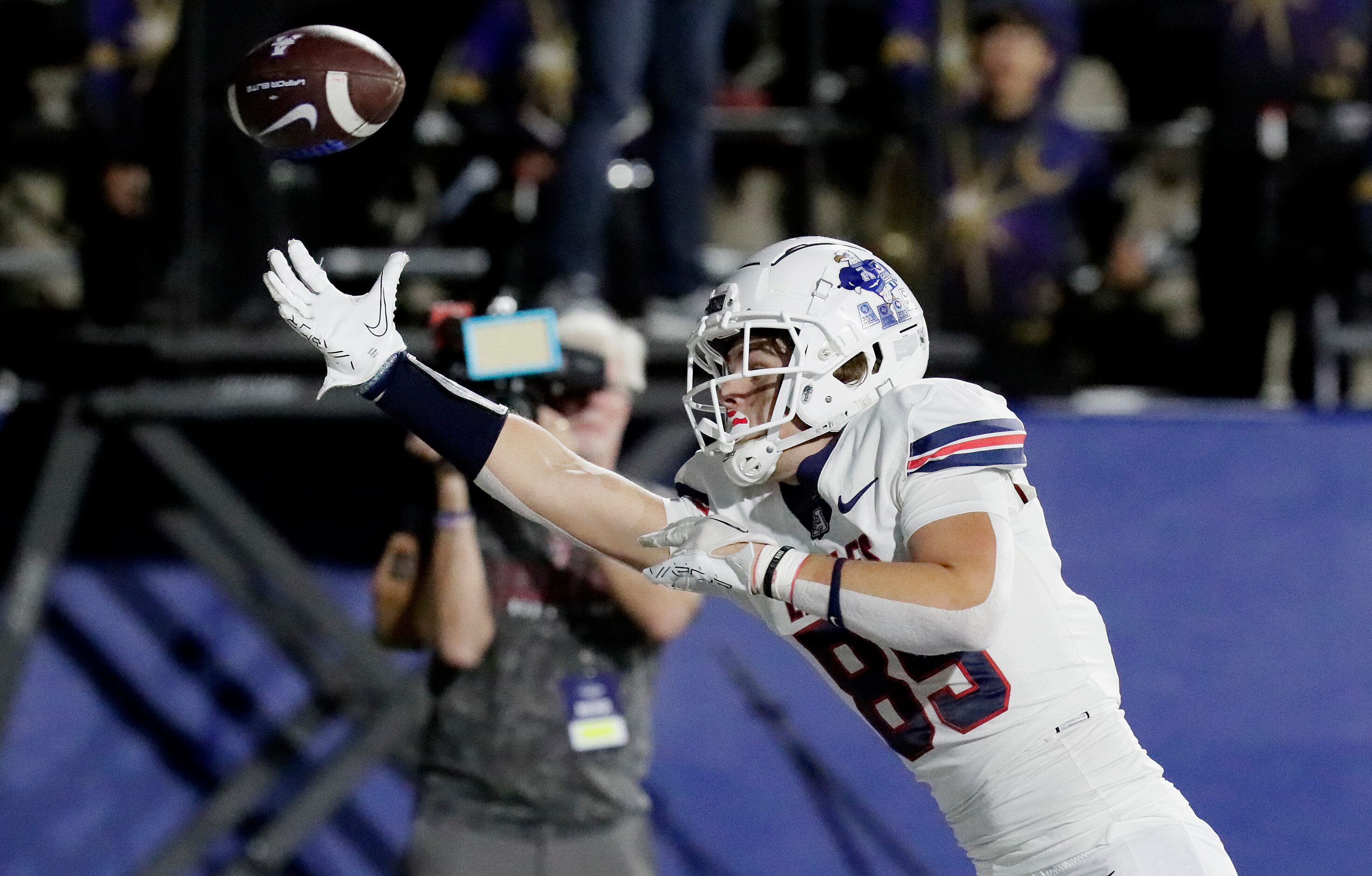 Allen High School tight end Gavin Akins (85) missed a touchdown catch by inches during the...