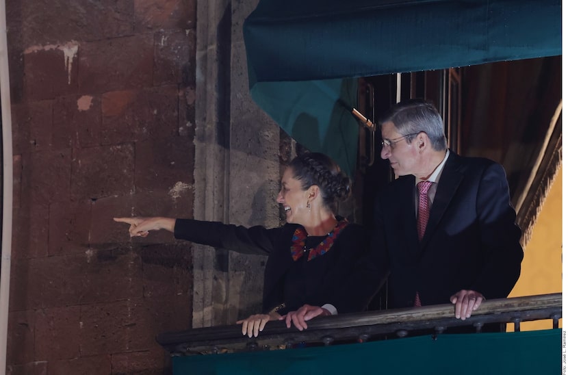 La presidenta electa de México Claudia Sheinbaum estuvo presente en uno de los balcones del...