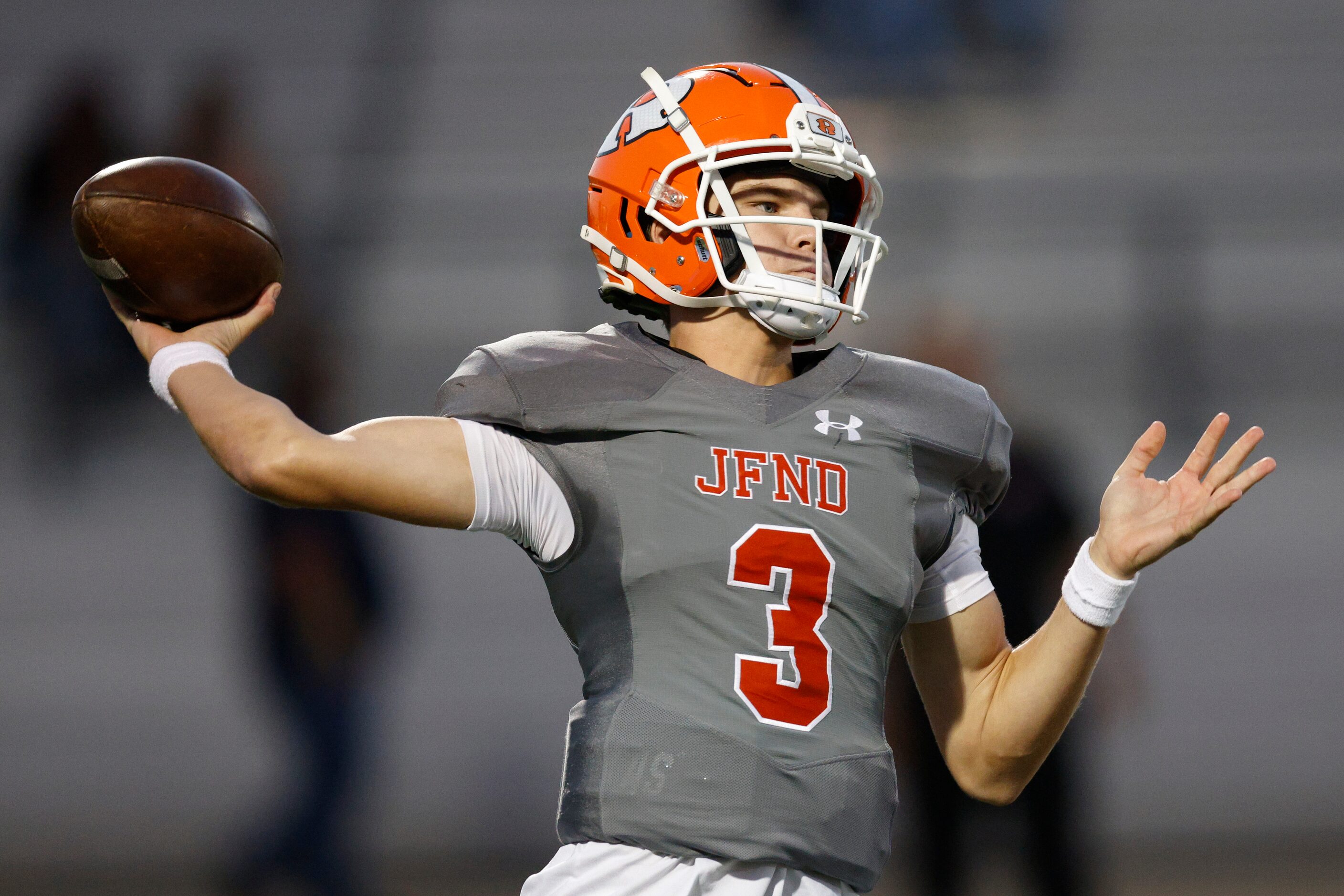 Rockwall quarterback Landyn Locke (3) throws a pass during the first half of a District...