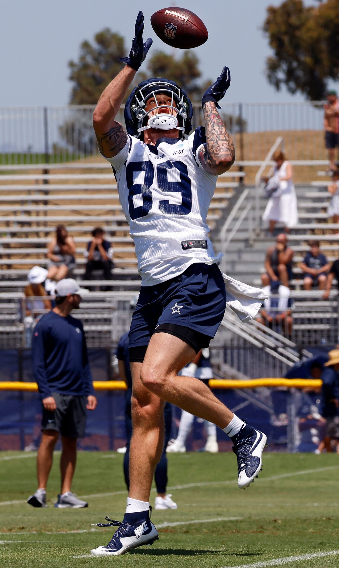 Dallas Cowboys tight end Peyton Hendershot (89) bobbles a pass before pulling it down during...