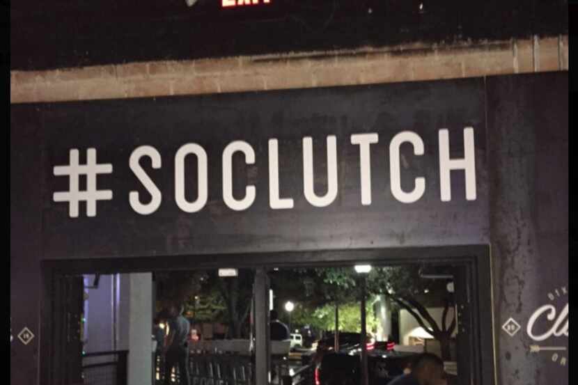 El bar Clutch de Dallas, donde supuestamente Ezekiel Elliott de los Cowboys estuvo envuelto...