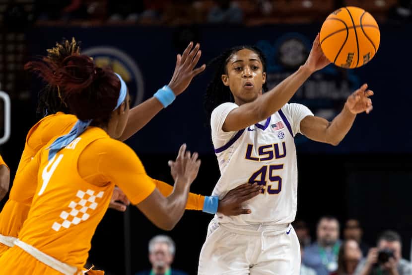 LSU's Alexis Morris (45) passes the ball against Tennessee in the first half of an NCAA...
