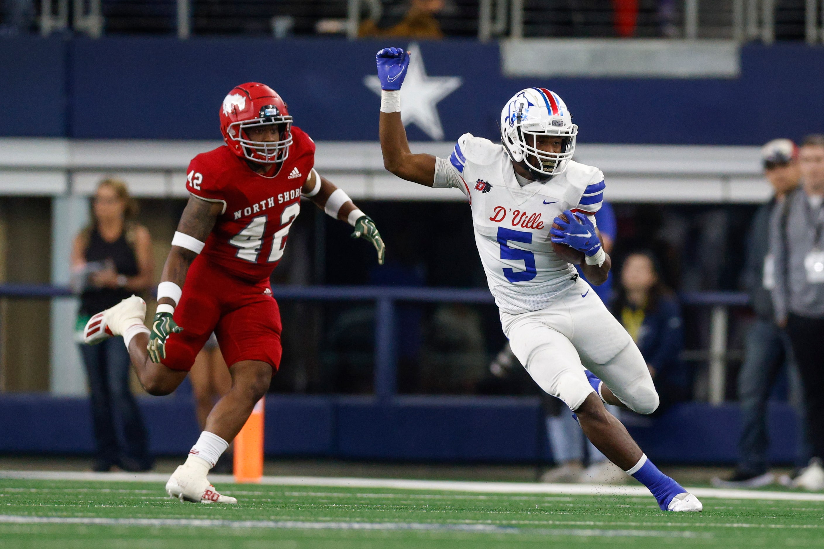 Duncanville running back Malachi Medlock (5) cuts inside ahead of Galena Park North Shore...