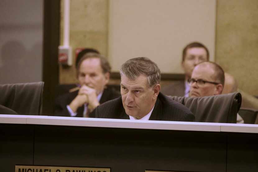 Dallas Mayor Mike Rawlings will begin a pilot program to appoint general managers in a few...