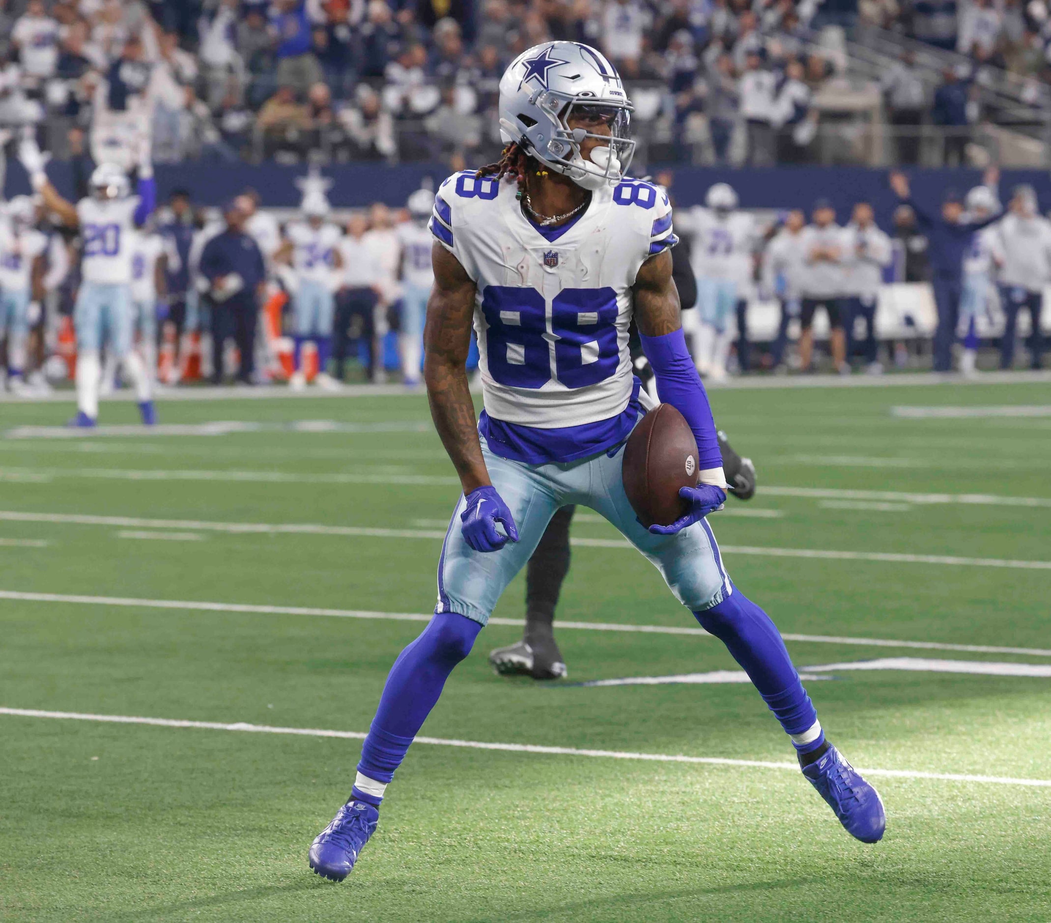 Dallas Cowboys wide receiver CeeDee Lamb (88) celebrates a touchdown against Philadelphia...