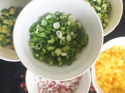 Garnishes for gazpacho sevillano