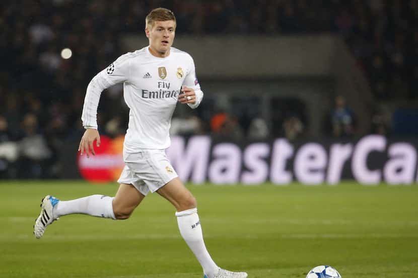 El mediocampista alemán del Real Madrid Toni Kroos está preparando su regreso a los...