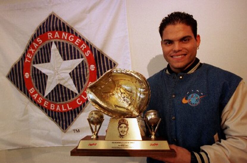 ORG XMIT:  [AMN_08_pudge_96044_JMK ]  Headline:    Caption: 10/8/96---Texas Rangers catcher...