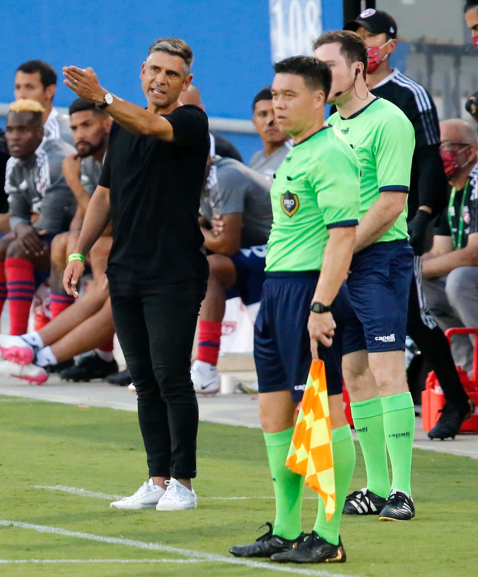 FC Dallas head coach Luchi Gonzalez points out a no call to the refs during the first half...